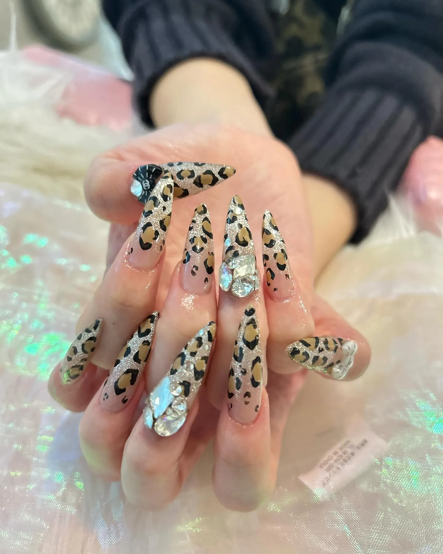 大人気ヒョウ柄ネイル🐆💅✨️